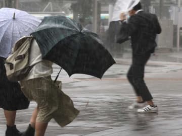 台風7号　千葉県全域に暴風・波浪・大雨洪水警報の可能性大　西側通過なら「房総半島台風に匹敵も」　発達しながら16日に千葉最接近へ