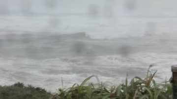 【中継】台風7号　千葉・沿岸部がまもなく暴風域に…銚子市犬吠埼の最新情報　雨は降ったりやんだり繰り返す、風非常に強い