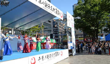 親子三代夏祭り開幕　艶やかに元気に踊り披露　18日千葉おどりでフィナーレ