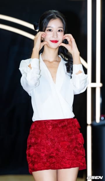 ソ・イェジ、騒動後約2年ぶりに登場…SEVENTEENのS․COUPS＆ホシらと「NARS」イベントに出席