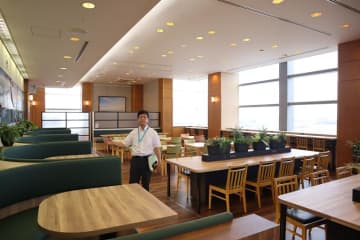 県庁20階レストラン一新　千葉県産野菜並ぶサラダバーも　リモートワーク対応　一人席にコンセント