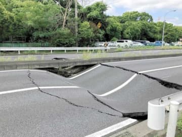 国道16号陥没　市原　迂回路が渋滞、運送や出勤に遅れ　頭抱える近隣物流倉庫