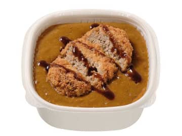 セブン‐イレブンが食べ応えのある「メンチカツカレー」を税込496円で発売!