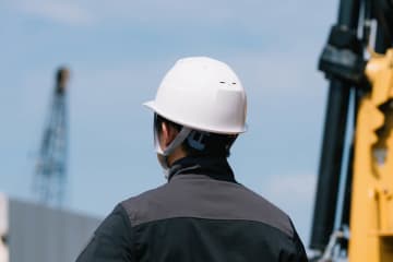 ミズノ、初の産業用ヘルメット　フィット感と通気性追求