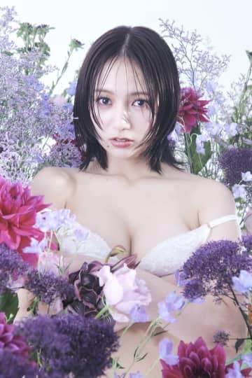 元アップアップガールズ(仮)、ヤンジャン「サキドルエース SURVIVAL SEASON12」優勝の工藤菫が「秘密の花園」をテーマに限界ギリギリ露出のランジェリーグラビアも披露! 1st写真集「すみれ」(仮)が発売決定