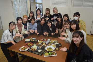 秋の味覚で創作メニュー　和洋女子大生考案　サツマイモテーマに8品　17日から東武船橋店