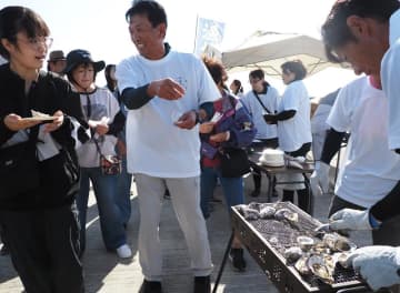 「富津シーサイドマルシェ」新鮮な魚や農産物など一堂に　「江戸前オイスター」で濃厚なカキの味わい堪能