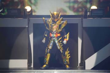 仮面ライダーガッチャード＆ドレッドの新フォーム公開！「ガッチャードFS」メモリアルグッズ発表