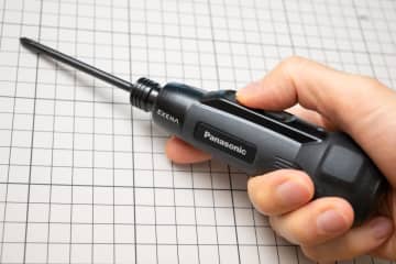 【いつモノコト】高回転で“低トルク” パナソニックの充電ミニドライバーがしっくりきた