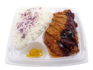 大盛りのご飯と食べ応えのあるとんかつを盛り付けて1,000kcal超え! セブン‐イレブンが「ずっしり！とんかつ弁当」を発売