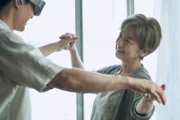 「何気ないセリフに号泣」「感情をエグられた」既に“現実”となりつつある“少し先の将来”を描く『本心』