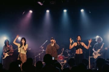 各地を彩った2024年の秋フェス&イベントより、初開催の都市型イベント〈DEFOAMAT〉をレポート