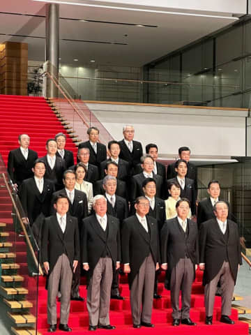 10～30代男女の「今年の“新語・流行語大賞”予想」、衆院選にも大きな影響を与えた“裏金問題”より注目されたのは【トップ3】