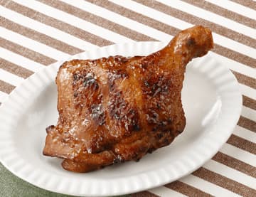 食べ応えのある若鶏の骨付もも肉を備長炭で焼き上げた! ローソンが「炭火焼ローストレッグ」を発売