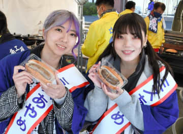 500食限定！香取産使用ホットドッグ　ジューシーな豚肉のうまみ楽しんで　ふるさとフェスタさわら