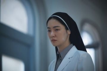 チョン・ヨビン、映画「黒い修女たち」で新たなキャラクターに挑戦！スチールカットを公開