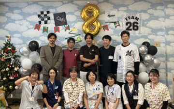 ＜千葉ロッテ＞中村奨吾選手が今江敏晃氏と千葉県こども病院を訪問　「何かの力になれたら」