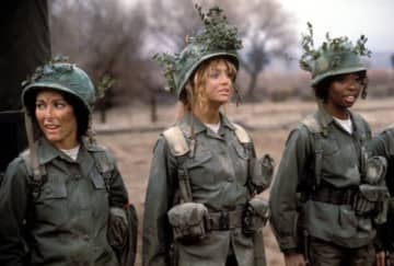 「結婚願望が暴走して軍に入隊」で、どうなった？下ネタ・ピュア恋・ブチギレ満載『プライベート・ベ...