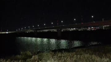 「白煙と煙が…」河川敷約の枯れ草約1500平方メートル焼ける　千葉・市川市