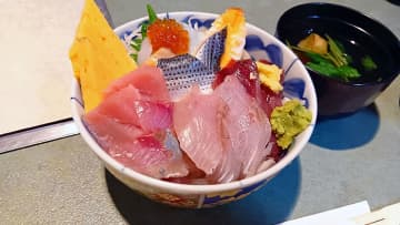 勝浦で贅沢な海鮮丼　魚介ダイニング・和牛炙り処　Zackばらん（勝浦市）
