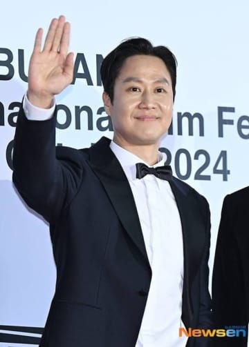俳優チョンウ、演出にも挑戦！映画「風 wish」の後続作の演出と主人公を務める