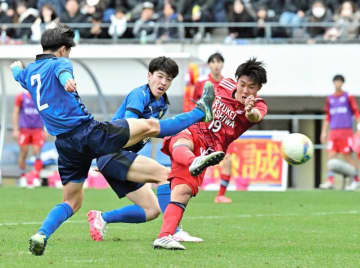 流通経大柏が8強進出　優勝候補の大津（熊本）撃破　全国高校サッカー