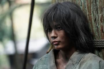 大泉洋「長尾（謙杜）くんがどんどんかっこよくなっていくのが痛快」映画『室町無頼』新場面写真解禁！