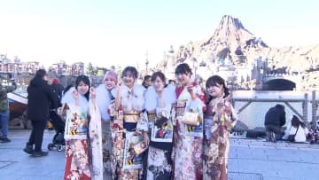 【成人の日】千葉・浦安市では“ディズニー成人式”　大阪市「あべのハルカス」では1637段の階段上る　横浜市式典には約3万5000人参加
