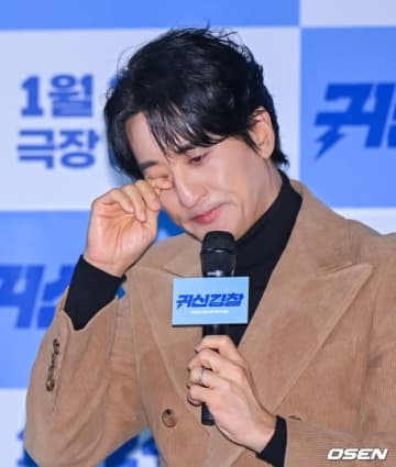 シン・ヒョンジュン、故キム・スミさんを思い涙「本当の親子のように過ごした」