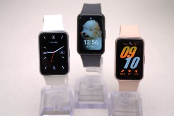 サムスン、9900円の新スマートバンド「Galaxy Fit3」