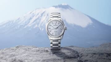 グランドセイコー、岩手山の尾根筋を表現する新作