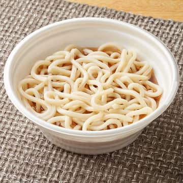 麺とつゆのみでお手頃価格! ファミリーマートが「こだわりだしの大盛かけうどん」を本日4日(火)発売