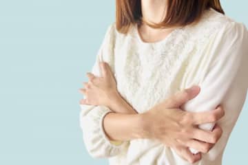 怒りの絶縁！旧友が「久しぶりに会いたい」→家に招いたら「無添加洗剤」を売りつけられそうになった男性