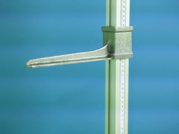 身長160センチの男性「親ガチャに失敗したせいでモテない」とぼやく……投稿に注目集まる