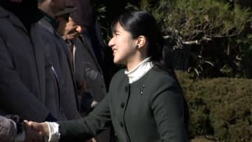 愛子さまが「鴨場接待」デビュー「良いお天気ですね」　グリーンの装いで外国大使をおもてなし　陛下が皇后さまにプロポーズをされた思い出の場所