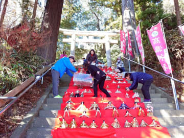 石段に450体ずらり　市原でもビッグひな祭り　22日から初開催、元祖勝浦と連携
