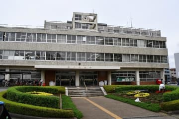 給食の食材を16回持ち帰り　受託業者の責任者　松戸、ネギやシメジ
