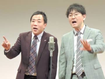 ナイツ塙さん我孫子公演　古里で初舞台、会場大爆笑　市制55周年記念お笑いライブ