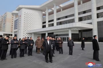 金正恩総書記が完工した平壌総合病院を視察