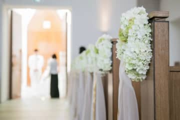 結婚式場のミスで新婦側の席がガラガラに！「唯一の救いは、その式場が数年後に潰れた事」ある女性の回想