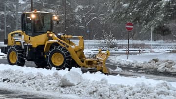 大雪のおそれなくなる 山中湖15cm 大月7cmの積雪 路面の凍結に注意を 山梨