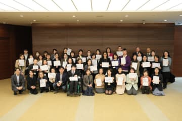 関東7新聞社と共同通信社による国際女性デー50周年企画　「フューチャーセッション　誰もが輝いて働く社会へ」を開催