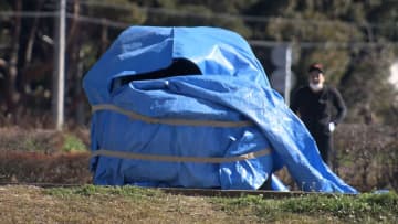 駐車場で軽自動車が焼けて中から遺体見つかる…駐車場は一般開放で警察が身元確認へ　千葉・我孫子市