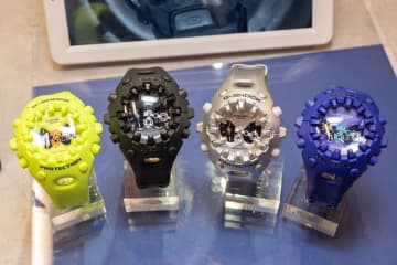 G-SHOCK、有機的デザインの完全新型「GA-V01」