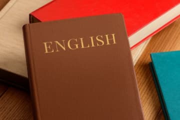 「犬の耳のような」とは? 犬の英語イディオム (13)