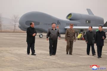 金正恩総書記が無人航空技術連合体と探知・電子戦研究集団の国防科学研究活動を指導