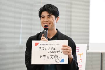 小島よしお、理想の未来像語る「肉体をロボット化して…」