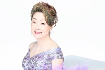昭和100年！　由紀さおりが昭和の名曲を最新アレンジで歌唱・収録したアルバム『SHOW (昭) TIME!』のジャケット写真を公開