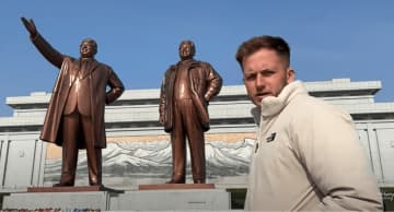 旅行系ユーチューバーの「禁断の質問」に口ごもる北朝鮮の若いガイド
