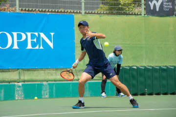 内山靖崇が主催するITF男子ツアー「BLUE SIX OPEN」大阪大会 シード勢ら勝ち上がる中で徳田廉大が第2シードを撃破